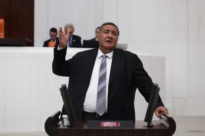 GÜRER’DEN EMEKLİLİKTE KADEME, TAŞERON VE STAJ MAĞDURLARI İÇİN ÇÖZÜM ÇAĞRISI     Gürer: “Emekli olmakta ,emekli yaşamakta zor”     Gürer: “Emeklilikte Kademe Haktır”     Gürer: “Çalışma Yaşamının Canına Okuyorsunuz”