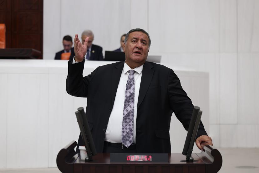 GÜRER’DEN EMEKLİLİKTE KADEME, TAŞERON VE STAJ MAĞDURLARI İÇİN ÇÖZÜM ÇAĞRISI     Gürer: “Emekli olmakta ,emekli yaşamakta zor”     Gürer: “Emeklilikte Kademe Haktır”     Gürer: “Çalışma Yaşamının Canına Okuyorsunuz”