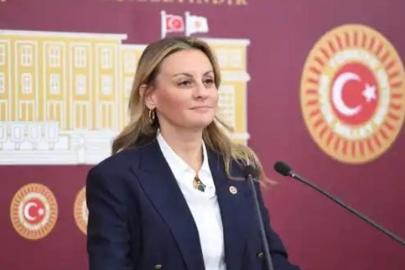 ÖSEN'DEN PASAPORT'TAKİ TARİHİ BİNA İÇİN SİTEM: İZMİR'İN KÜLTÜREL MİRASI BU GÖRÜNTÜLERİ Mİ HAK EDİYOR?